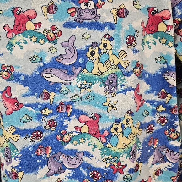 Vintage Crest Cartoon Dolphin Ocean Warm Up Scrub Top Size Large Unisex V17 - Picture 6 of 11